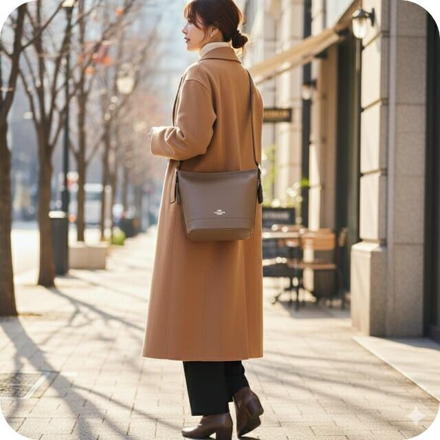 COACH コーチ ショルダーバッグ メッセンジャーバッグ レディース レザー CBH18 IMV2R ダークストーン ブラウン 斜めがけの画像