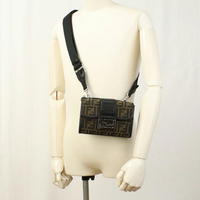 FENDI（フェンディ） 斜め掛け ショルダーバッグ メンズ ブランド