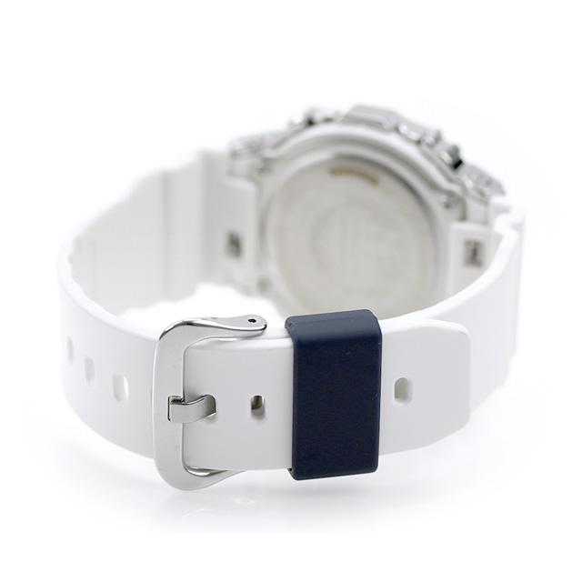 【美品】 GM-5600LC　G-SHOCK メタルフェイス 白　ホワイト　夏 G-SHOCK新作クリーンな角型ペアウオッチ、メタルベゼル＆純白