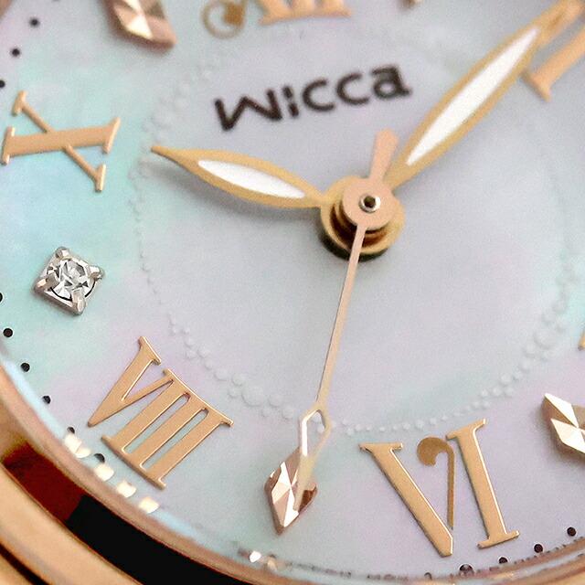 CITIZEN wicca 限定 腕時計 レディース クリスマス 美品 wicca（ウィッカ） 腕時計 ソーラーテック クリスタル入りモデル