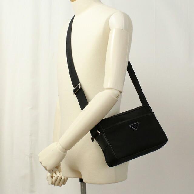 041 美品 PRADA サコッシュ ショルダーバッグ 斜めがけ 黒 r4 041 美品PRADA ショルダーバッグ サコッシュ 斜めがけ 黒 b8