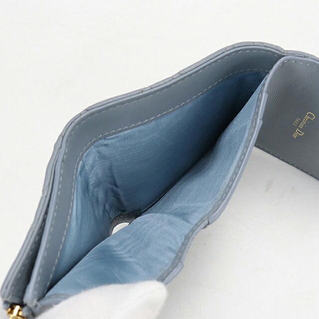 Christian Dior 三つ折り財布 　水色 Christian Dior（クリスチャン・ディオール） 中古 ディオール 三