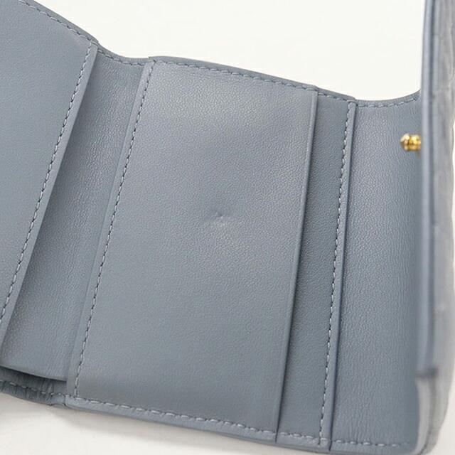 Christian Dior 三つ折り財布 　水色 Christian Dior（クリスチャン・ディオール） 中古 ディオール 三