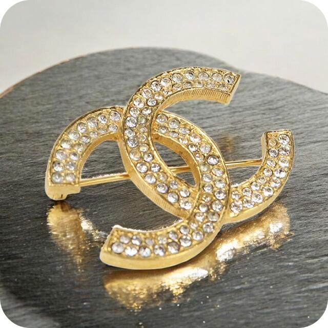 【未使用に近い】シャネル ブローチ ココマーク ラインストーン ゴールド金具 CHANEL（シャネル） 中古 ブローチ レディース ブランド ココマーク