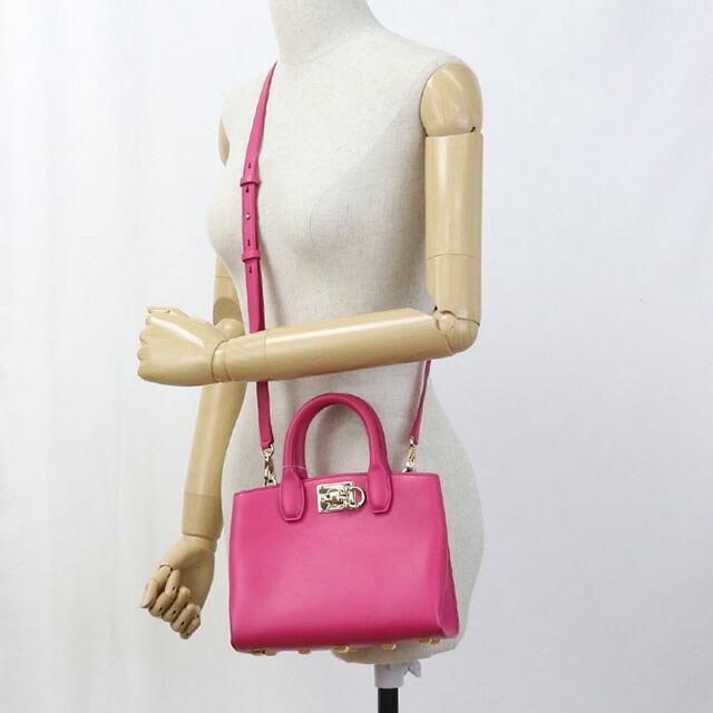 Salvatore Ferragamo ピンク 2WAY ハンドバッグ Salvatore Ferragamo(サルヴァトーレ・フェラガモ) ガンチーニ