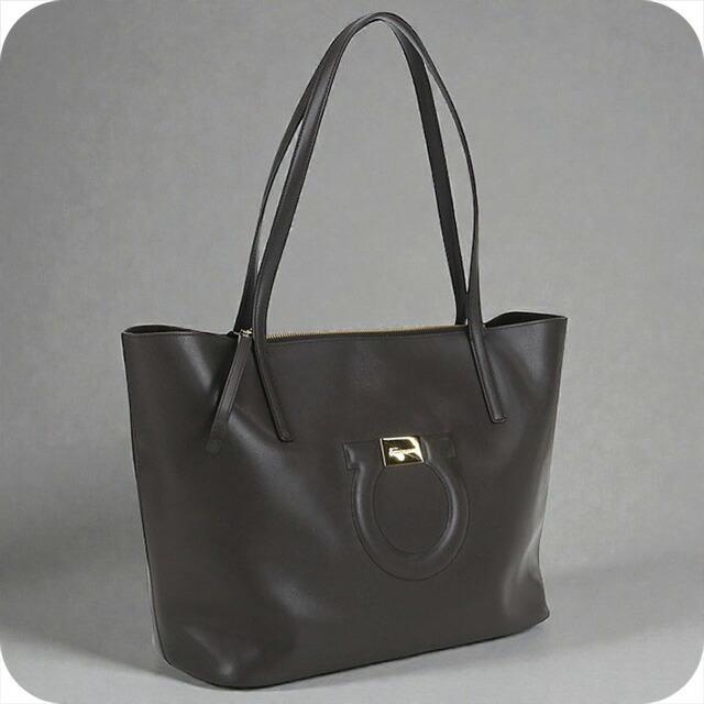 美品✨ Ferragamo フェラガモ ガンチーニ トートバック シボ革 A4可 ☆関税込☆Ferragamo☆フェラガモ ガンチーニ ミニ トートバッグ