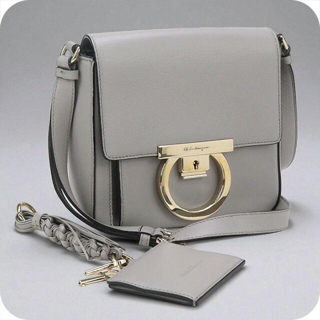 FERRAGAMO（フェラガモ） 中古 斜め掛け ショルダーバッグ レディース 