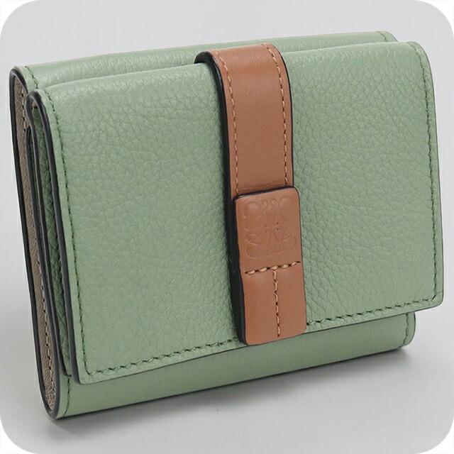 【美品】LOEWE ロエベ 三つ折り財布 グリーン アナグラム チャーム付き LOEWE（ロエベ） 中古 三つ折り財布 三折財布 レディース ブランド