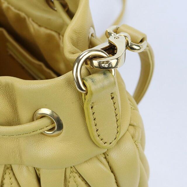 miu miu（ミュウミュウ） 中古 斜め掛け ショルダーバッグ レディース