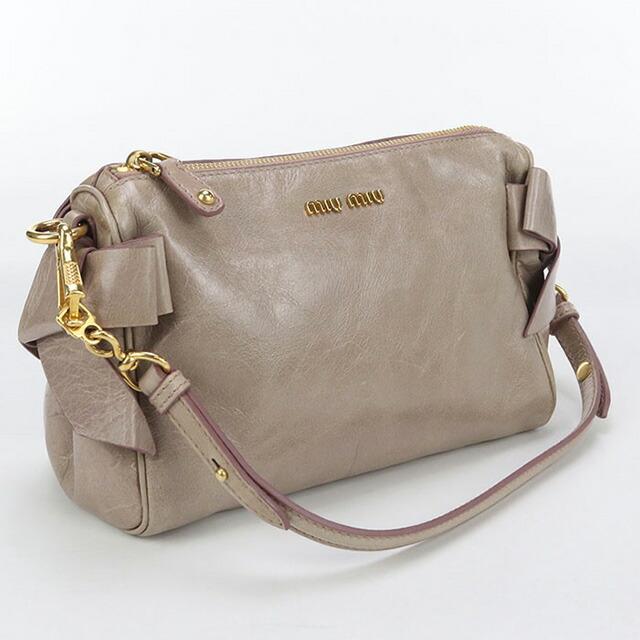 miu miu ベージュ ショルダーバッグ miu miu（ミュウミュウ） 中古 ショルダーバッグ レディース ブランド