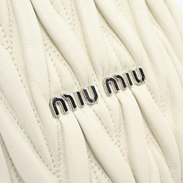 miu miu レザーミュウミュウホワイトショルダーバッグ 白 MIU MIU - ミュウミュウ ナッパレザー ポケット ワン ショルダーバッグ