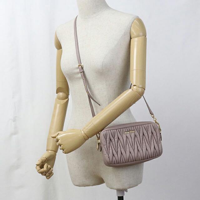 miu miu（ミュウミュウ） 中古 ショルダーバッグ レディース ブランド
