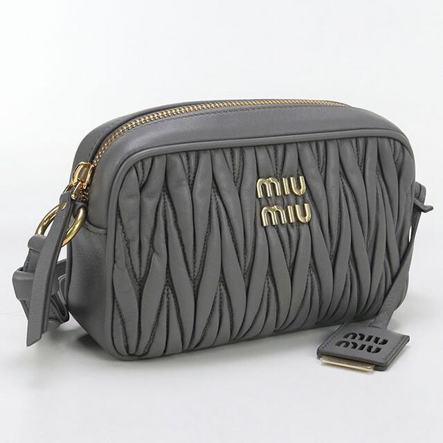 miu miu キルティング ショルダーバッグ グレー miu miu（ミュウミュウ） 中古 斜め掛け ショルダーバッグ レディース