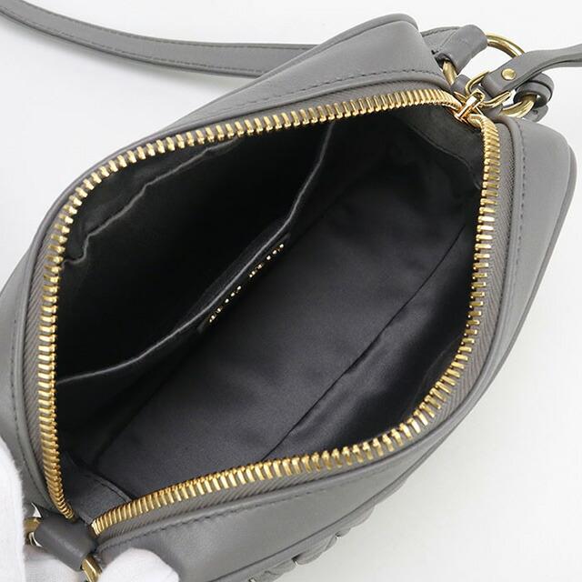 miu miu（ミュウミュウ） 中古 斜め掛け ショルダーバッグ レディース