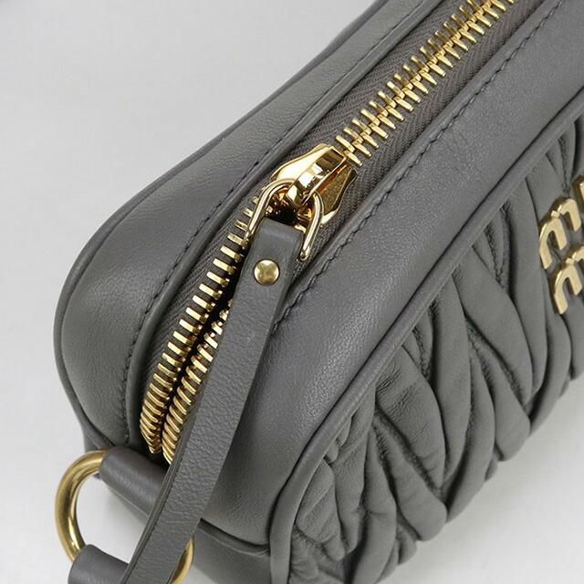 miu miu（ミュウミュウ） 中古 斜め掛け ショルダーバッグ レディース