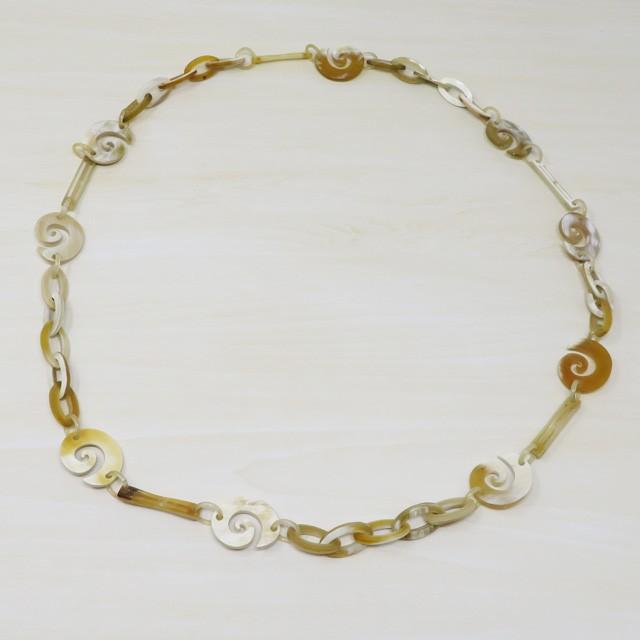 A.P.C. アーペーセー ペンダント 水牛の角 オオワシモチーフ 