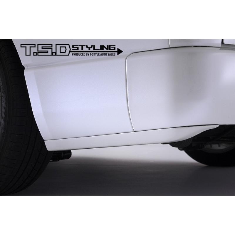 T-STYLE ハイエース 3型4型エアロ リヤライン(1〜4型ナローワイド