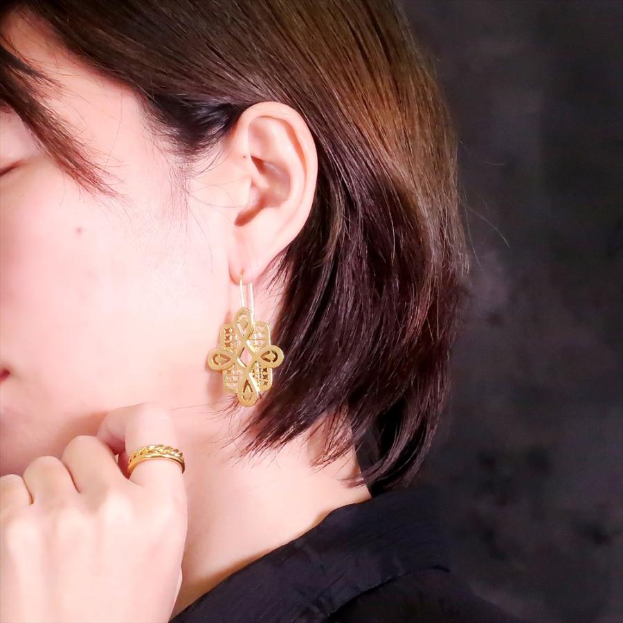 ピアス レディース 22金 22K フックピアス アンティーク ゴールド 透かし模様 オリエンタル デザイン 大ぶり 大 nanotta AER078の画像