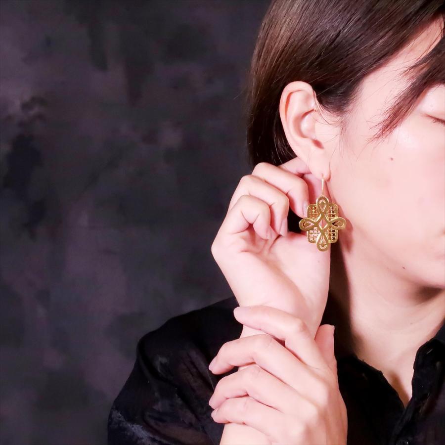 ピアス レディース 22金 22K フックピアス アンティーク ゴールド 透かし模様 オリエンタル デザイン 大ぶり 大 nanotta AER078の画像