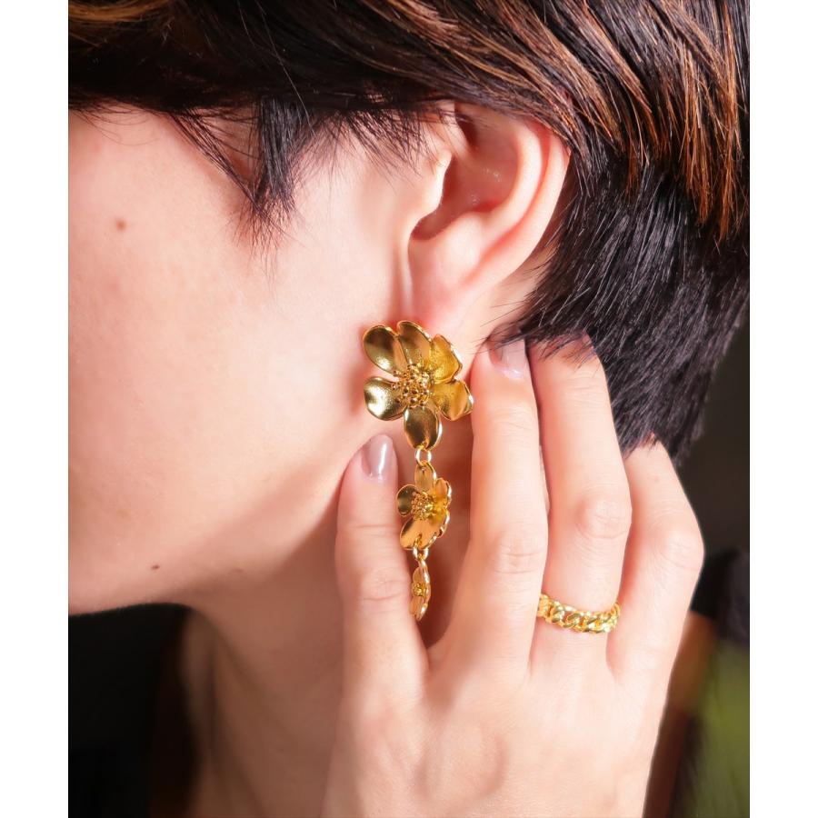 ピアス レディース 22金 22K スタッドピアス アンティーク ゴールド 揺れる 花柄 花 フラワー 大きめ 大ぶり  nanotta AER127の画像