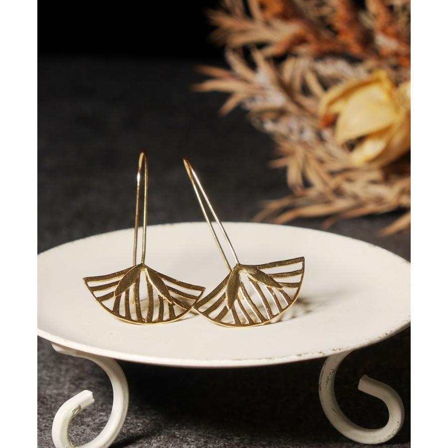 ピアス レディース 22金 22K フックピアス アンティーク ゴールド 蓮の花 ロータス 花 フラワー ボタニカル 植 nanotta AER151の画像