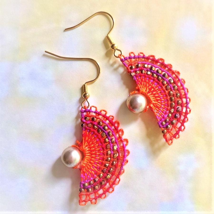 ニャンドゥティピアス 扇形 エスニックピアス 手編みピアス 伝統工芸