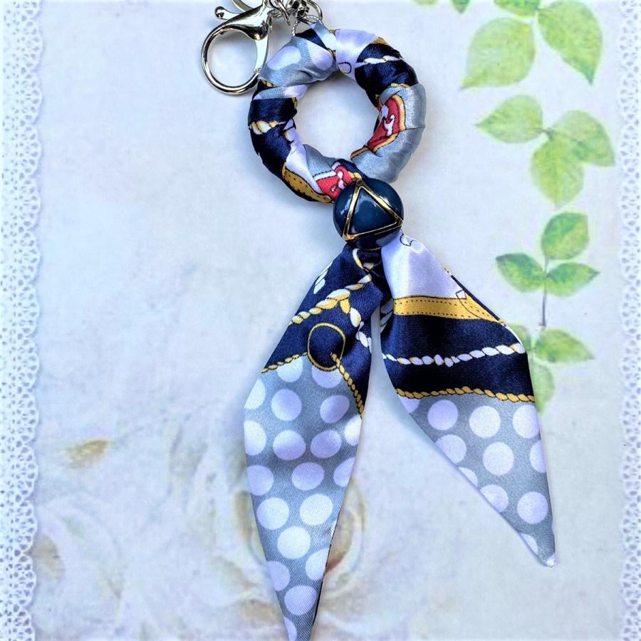 スカーフのバッグチャーム スカーフのキーホルダー Nr911hcbt 手作り雑貨のお店ナオリラ 通販 Yahoo ショッピング