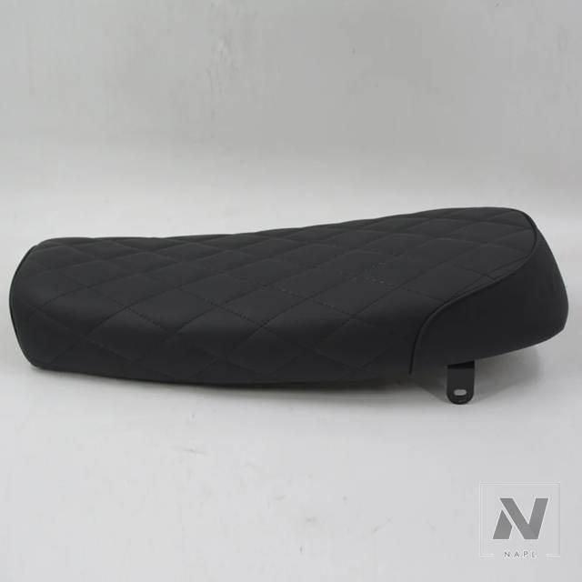 並行輸入品】バイクシート - ダイヤモンド ブラック MUTT バイクパーツ