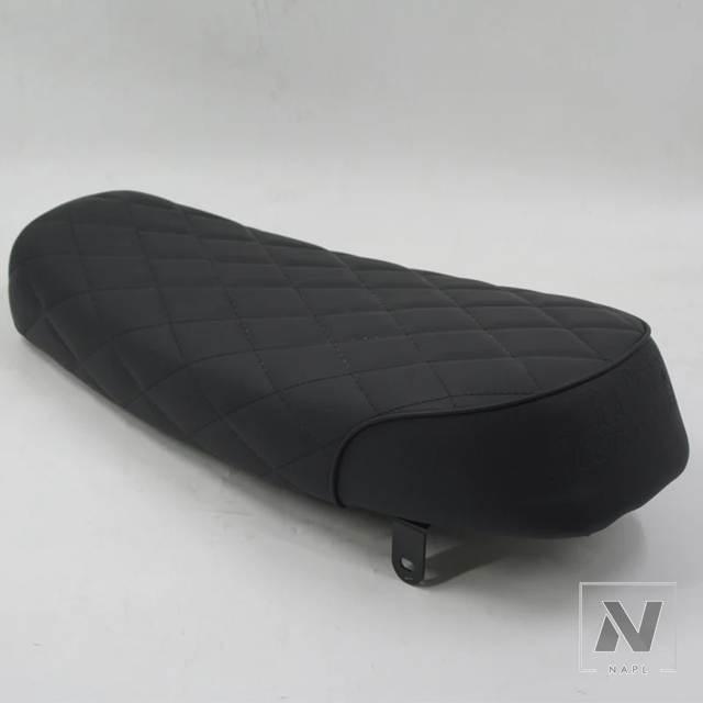並行輸入品】バイクシート - ダイヤモンド ブラック MUTT バイクパーツ