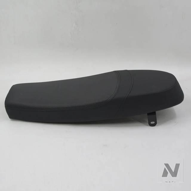 並行輸入品】バイクシート - ダイヤモンド ブラック MUTT バイクパーツ