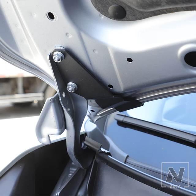 並行輸入品 2個 車用フードLED作業灯マウントブラケットホルダー A