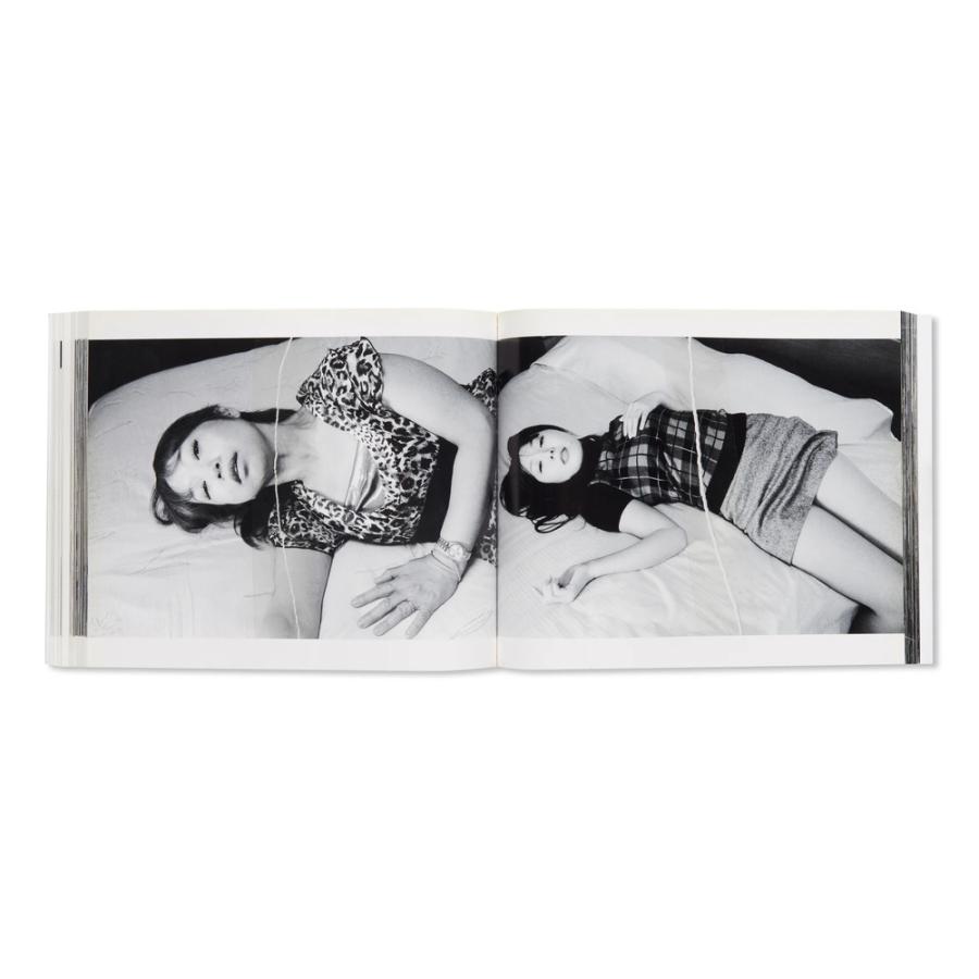 荒木経惟 写真夏 2011 / SHAMANATSU by Nobuyoshi Araki : 奈良 蔦屋