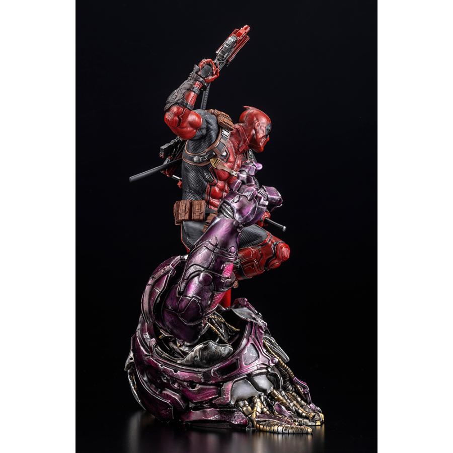 デッドプール FINE ART STATUE シグネチャーシリーズ Feat. Kucharek