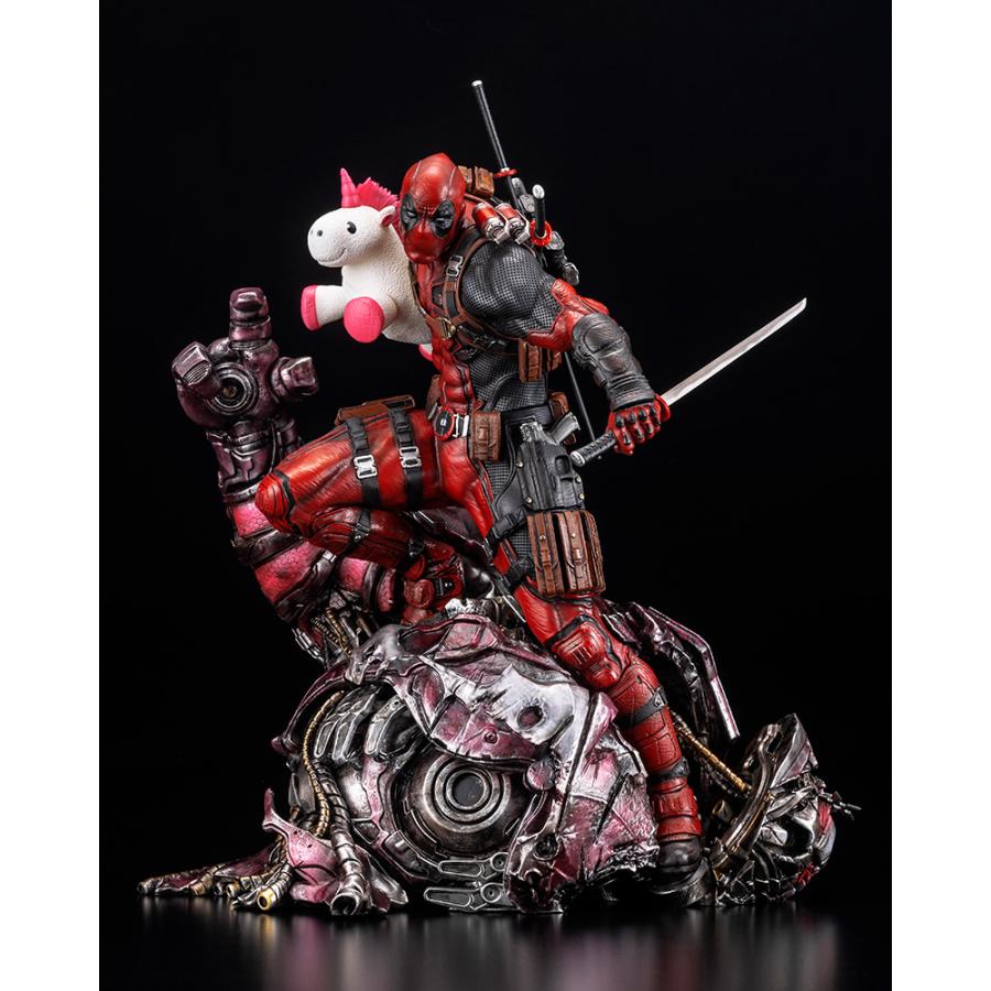 デッドプール FINE ART STATUE シグネチャーシリーズ Feat. Kucharek
