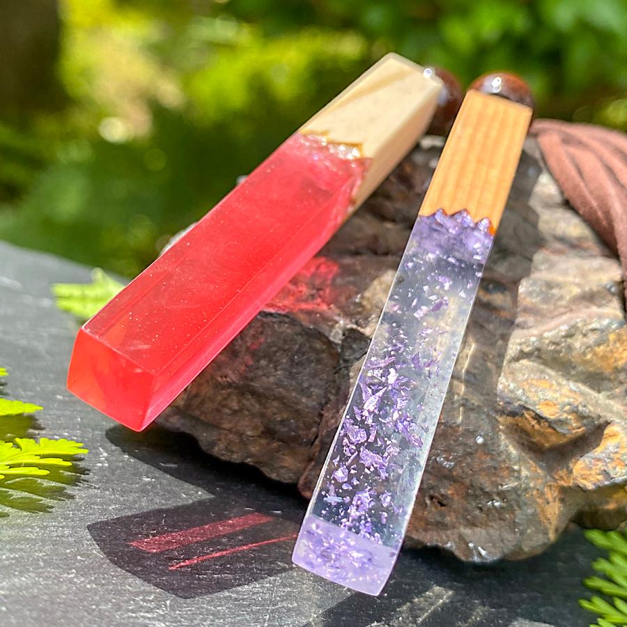 春日大社境内の杉ウッドレジンペンダント |  | 02