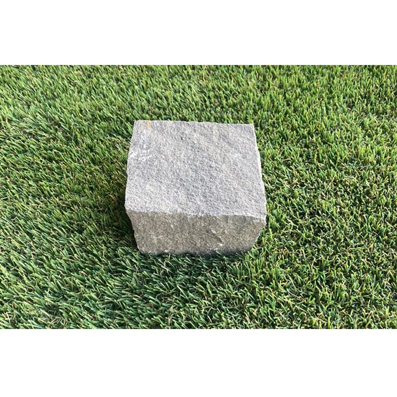 ピンコロ石 半丁 バサルト（黒）24個セッ 寸法90×90×45mm 重量1kg/個 庭 敷石 石畳 ガーデニング 石材 天然石 花壇 玄関 ...