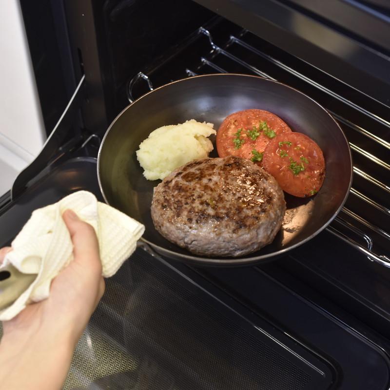 プロの料理人も愛用 職人の技 鉄フライパン 28cm チタンハンドル IH