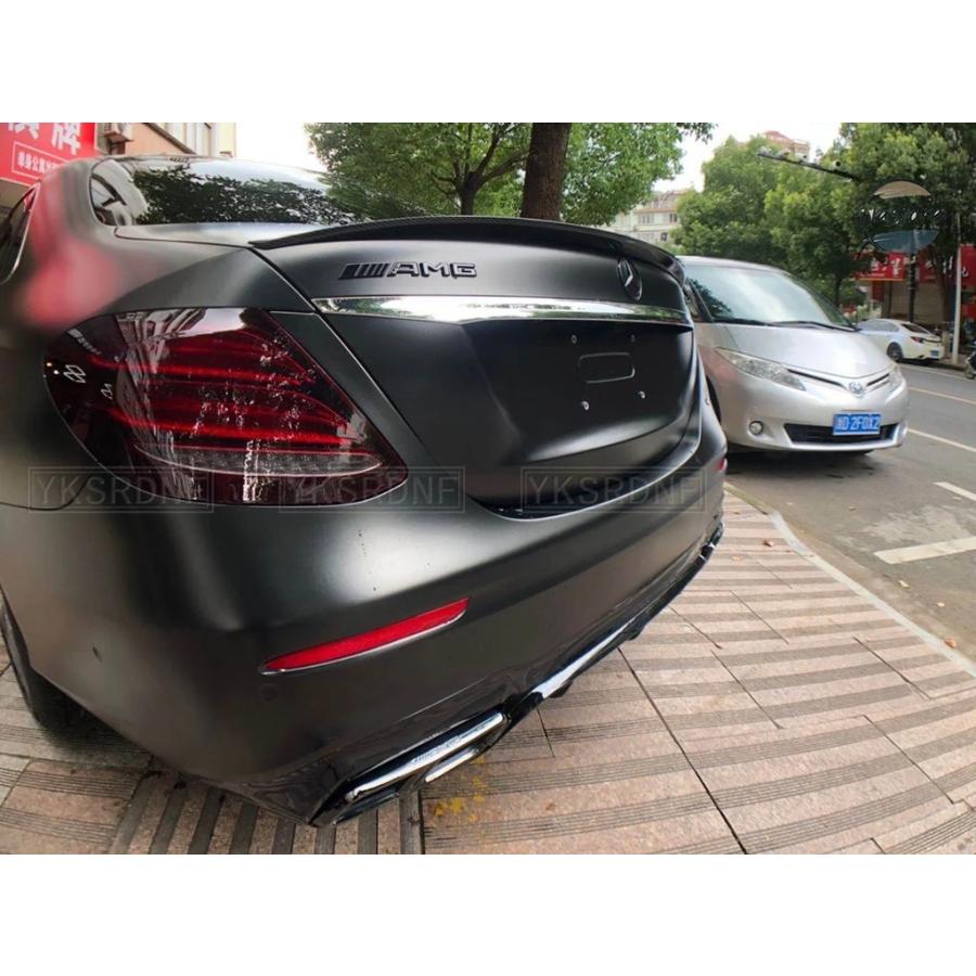 並行輸入品 メルセデスベンツ リア メルセデスベンツ ベンツ W213 スポイラー 2016-19 Eクラス E200 E300 E320の画像