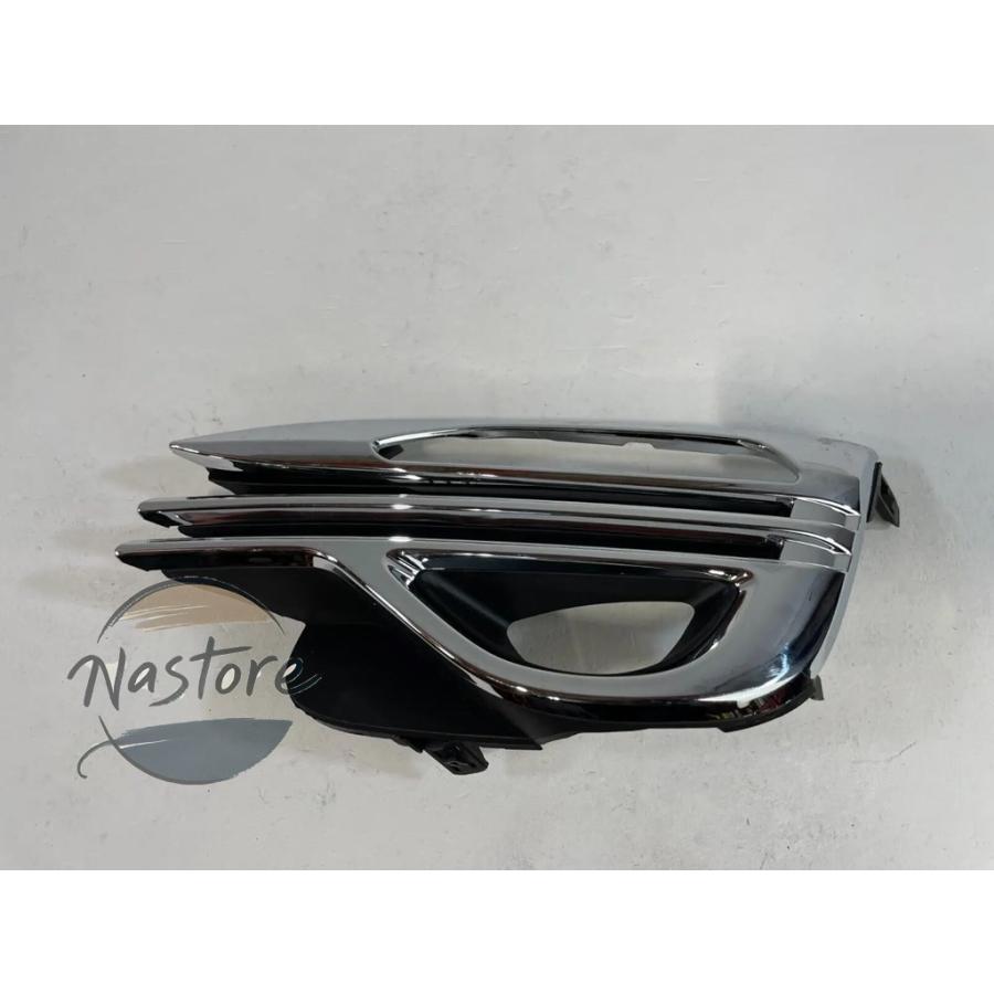 並行輸入品 q70 カバー フロント バンパー フォグライト ドライビングライトベゼル インフィニティ l 2016-19 622564am2a カスタムパーツ 部品 アクセサリーの画像