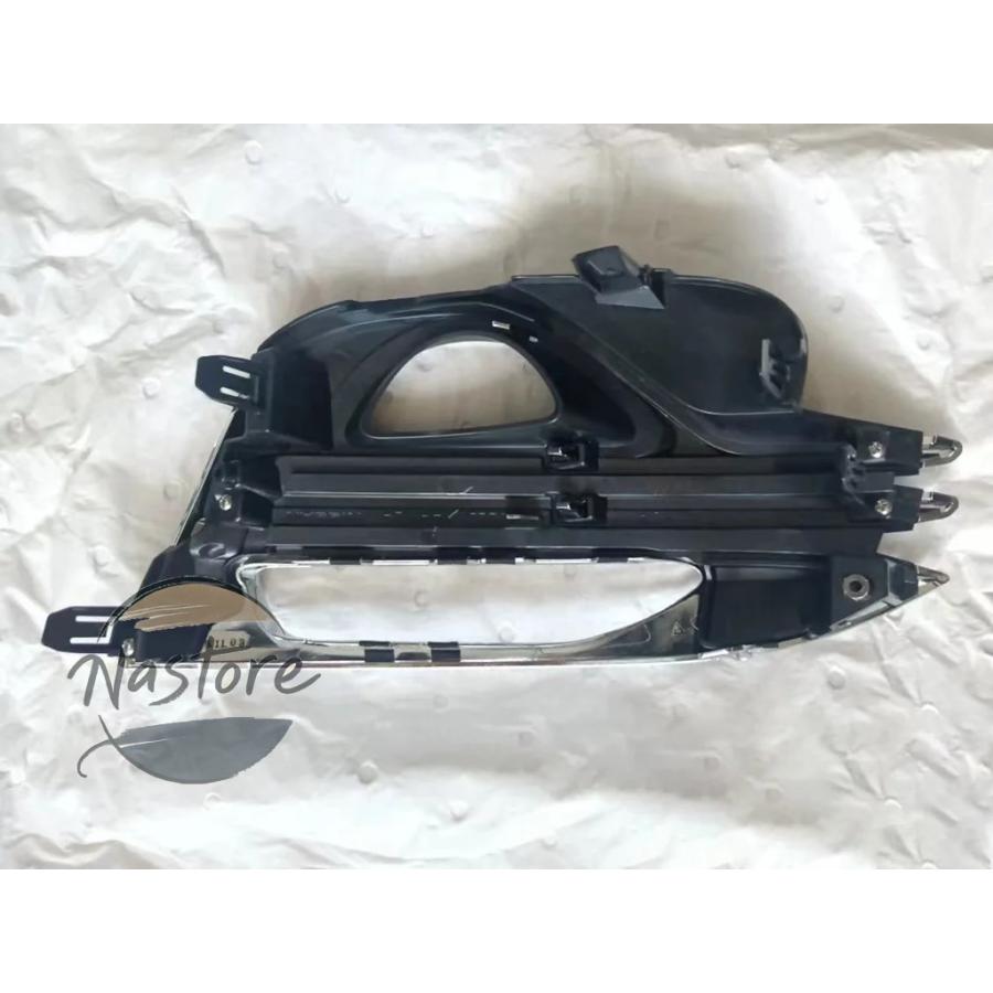 並行輸入品 q70 カバー フロント バンパー フォグライト ドライビングライトベゼル インフィニティ l 2016-19 622564am2a カスタムパーツ 部品 アクセサリーの画像