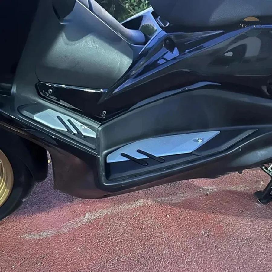 並行輸入品 ヤマハ バイク ペダル フットパッドプレート合金 スキッドプルーフフットレスト xmax300 x-max 300 xmax250 xmax400 カスタムパーツ 部品の画像