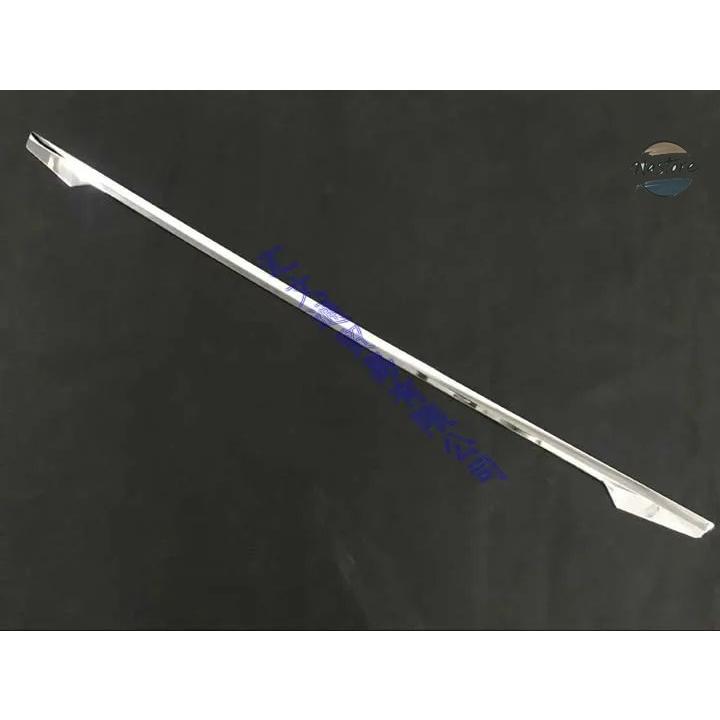 並行輸入品 FOR トヨタ VOXY/NOAH R80 2018-2021 2019 ABS クロームE TAIL GATE DOOR COVER TRIM REAR TRUNK MOLDING BEZEL STYLING STICKER GARNISHの画像