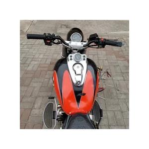 並行輸入品 オートバイハンドルバー 22mm 7/8'' レトロバイクステアリングホイール トラッカー スクランブラー FZ6 XJ6 CB1000R CG125 PCX 125 レオンチの画像
