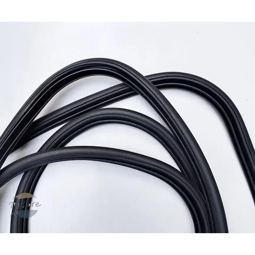 並行輸入品 v30 リップ mr100655 5ドアルーフガラスゴムシール パジェロ カスタムパーツ 部品 アクセサリーの画像