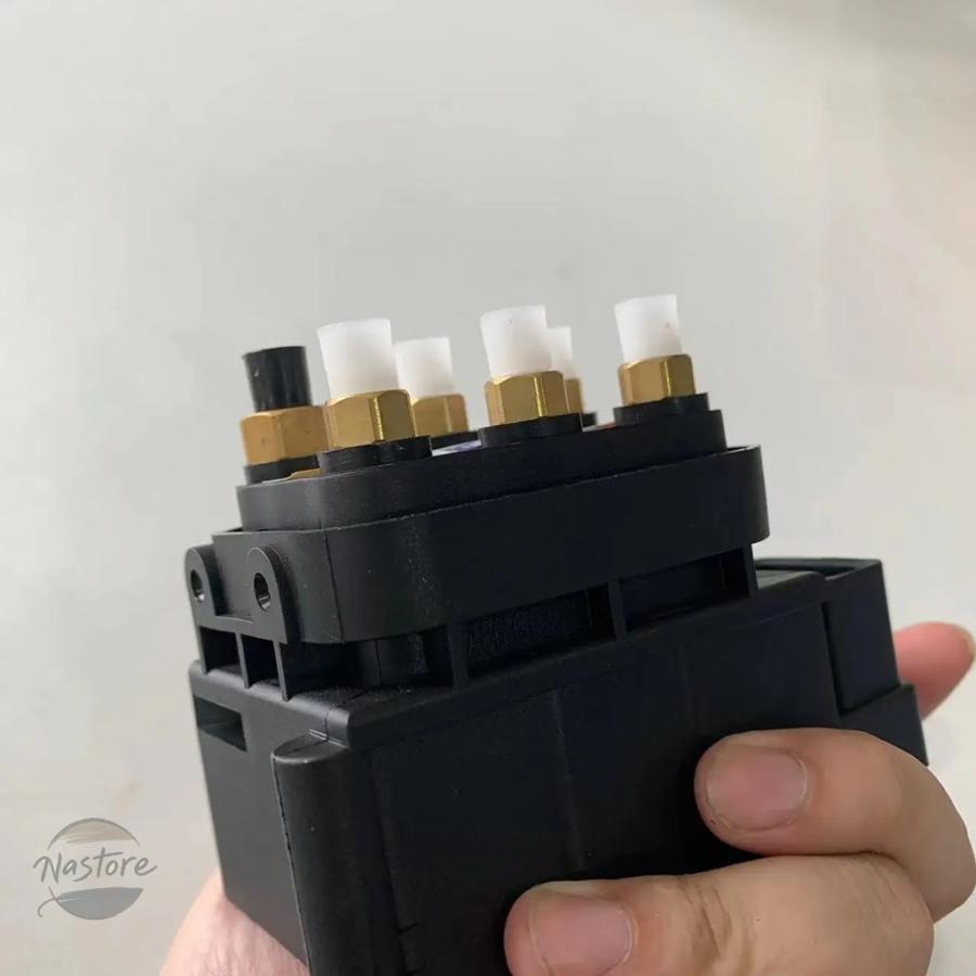 並行輸入品 gl350 サスペンション メルセデス ベンツ 450 550 ml250 s400 a2123200358 エア バルブ カスタムパーツ 部品 アクセサリーの画像