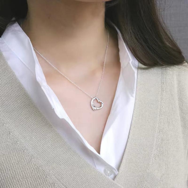最安値挑戦中 ティファニー Tiffany Co ネックレス Tiffany Sサイズ 16mm オープンハート 可愛い シルバー 送料無料 綺麗 新品 誕生日 祝い 記念日 Tif N002 なつみストア 通販 Yahoo ショッピング