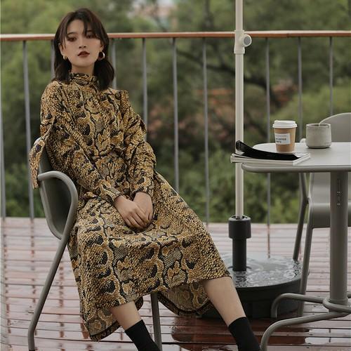 ワンピース レディース ファッション 代 30代 40代 50代 女性 秋 秋物 秋服 冬 冬物 冬服 パイソン ボックスシルエット ヴィンテージ風 秋冬 長袖 Op0177 ナチュリリア 通販 Yahoo ショッピング