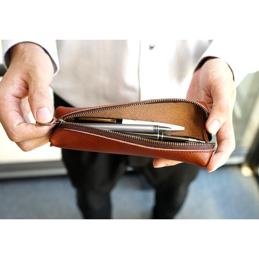 トレー型ファスナーペンケース |  | 06