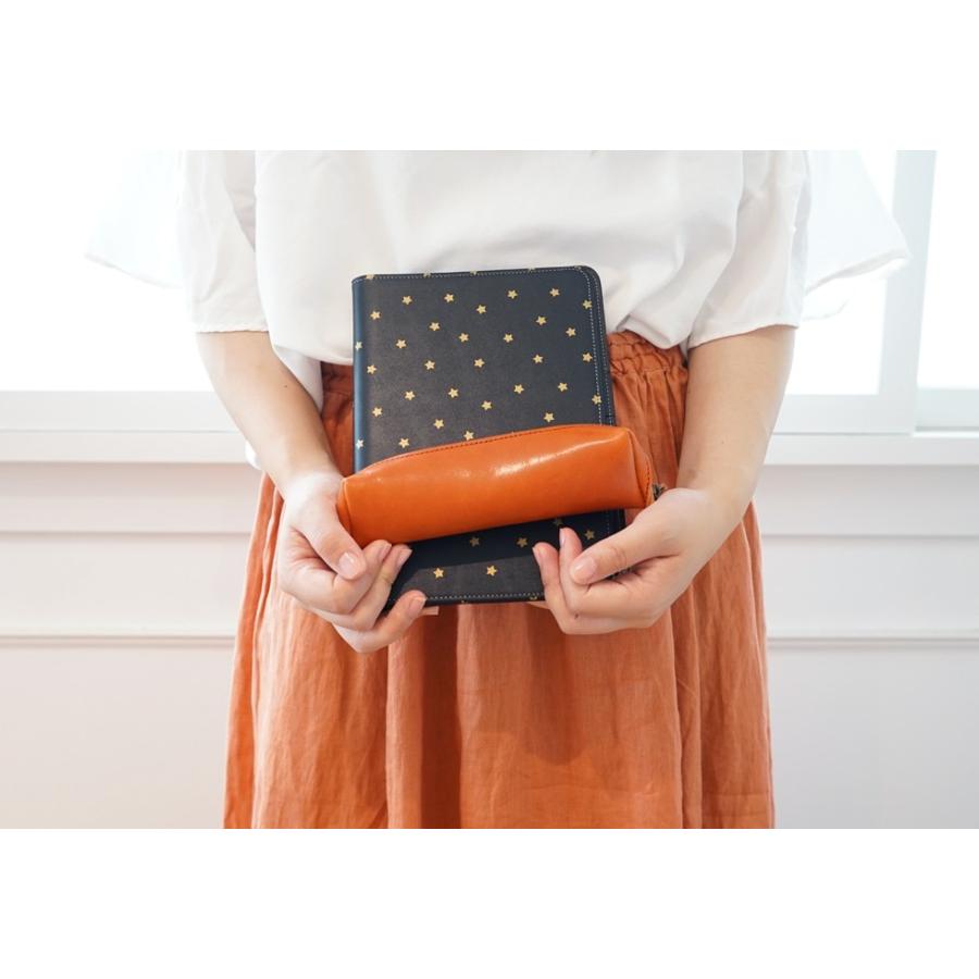 トレー型ファスナーペンケース |  | 03