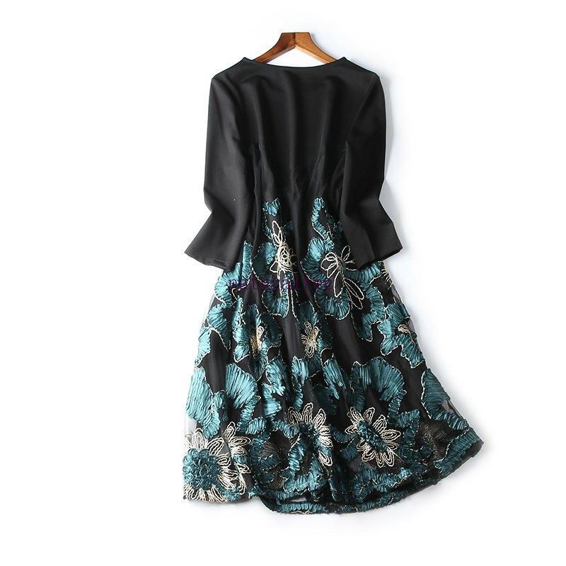 ワンピース ワンピース チュニック 総柄 刺繍デザイン 刺繍 結婚式 高級感 きれいめ 大人コーデ デザイン性 膝下 ファッション イベント 清楚 ミセス デート 結婚式 美人 ナチュラル シンプル Cii38 Nata5 ナチュラルテック